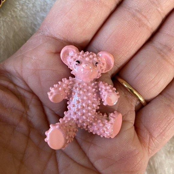 Teddy‎ Bear Painted Pink Metal Pin Vintage Old - Picture 1 of 5